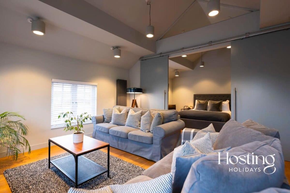 Stylish Luxury Apartment In The Centre Of Henley Екстериор снимка